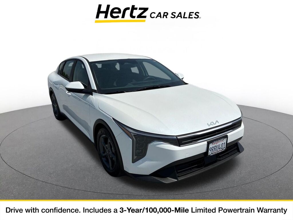 2025 Kia K4 LXS — photo 1 of 11