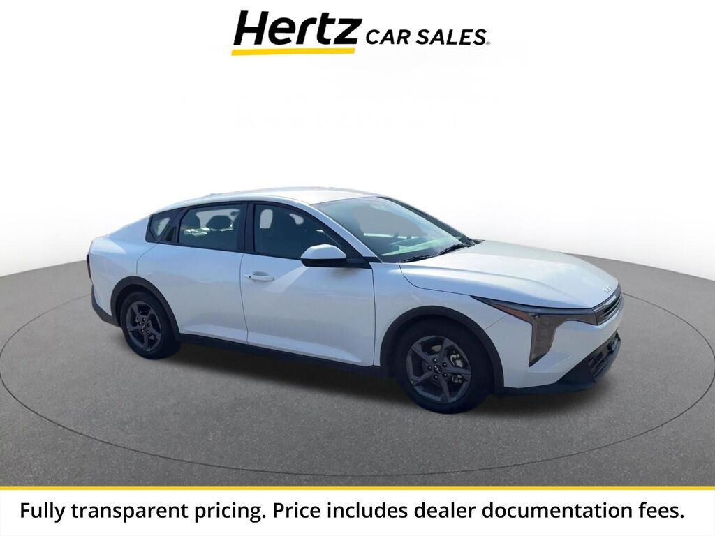2025 Kia K4 LXS — photo 1 of 2
