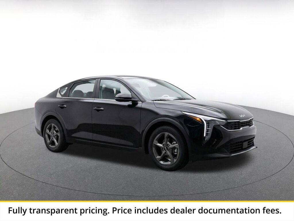 2026 Kia K4 LXS — photo 1 of 2