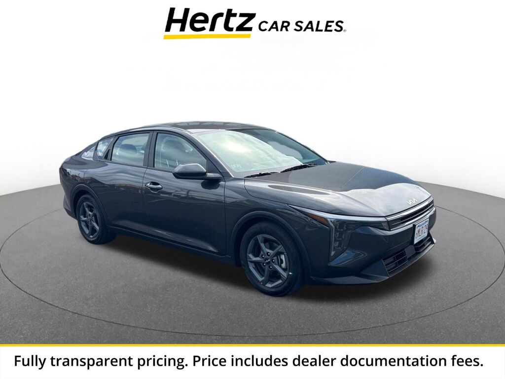 2026 Kia K4 LXS — photo 1 of 11
