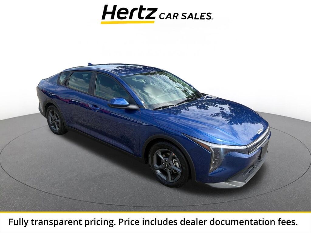 2026 Kia K4 LXS — photo 1 of 11