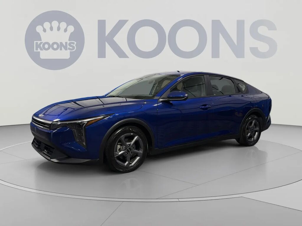 2025 Kia K4 LXS — photo 1 of 13