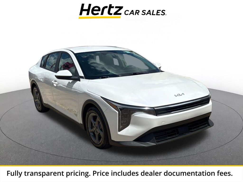 2025 Kia K4 LXS — photo 1 of 13