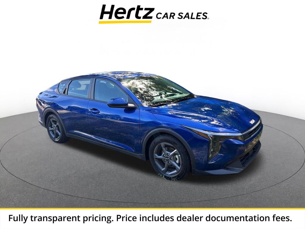 2026 Kia K4 LXS — photo 1 of 11