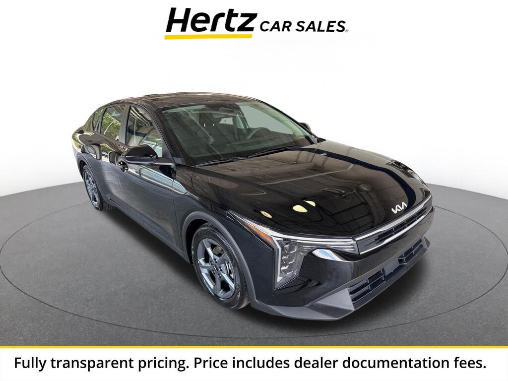 2026 Kia K4 LXS — photo 1 of 11
