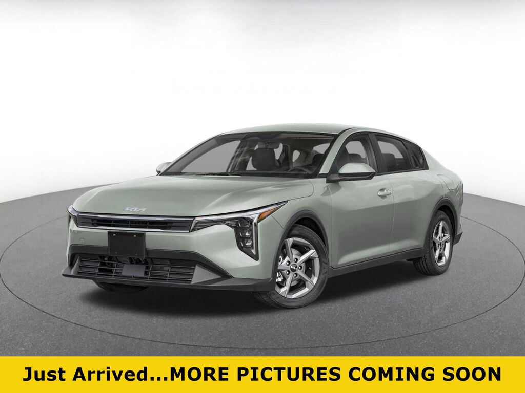 2026 Kia K4 LXS — photo 1 of 4