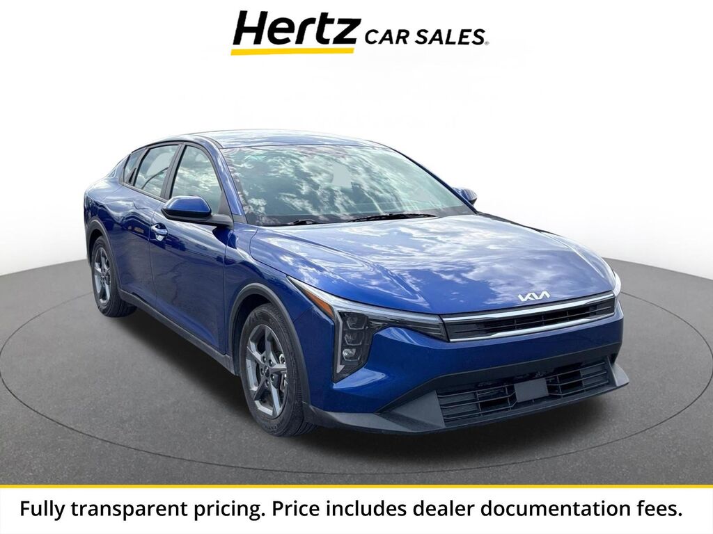 2026 Kia K4 LXS — photo 1 of 11