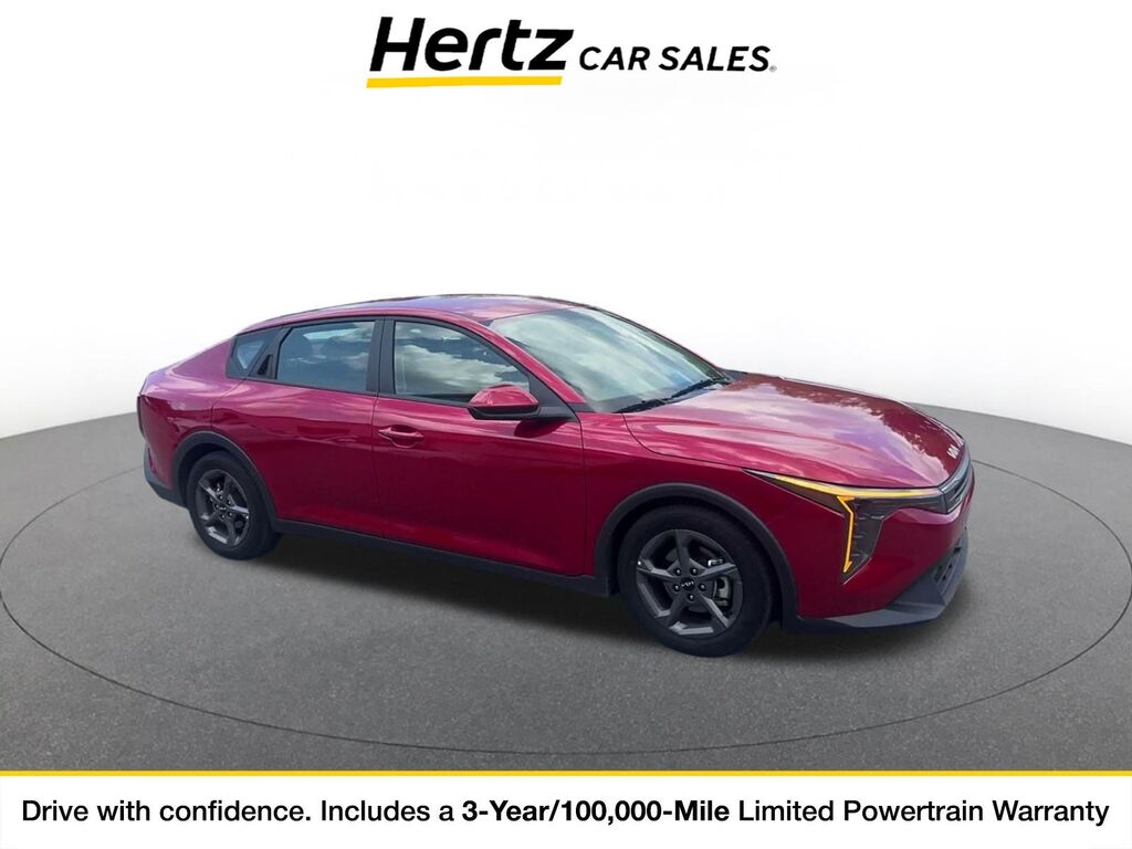 2025 Kia K4 LXS — photo 1 of 11