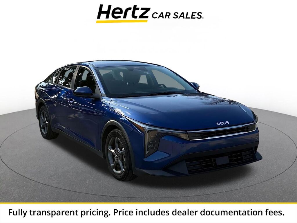 2025 Kia K4 LXS — photo 1 of 13