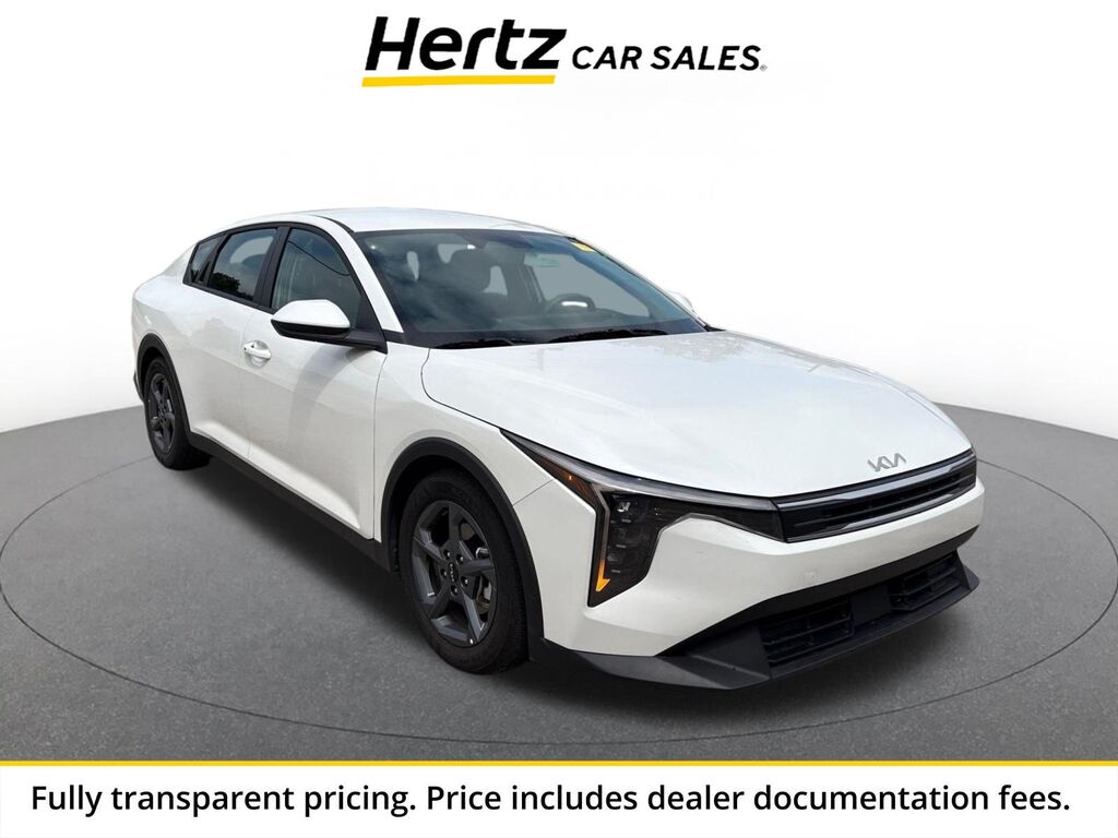 2026 Kia K4 LXS — photo 1 of 11