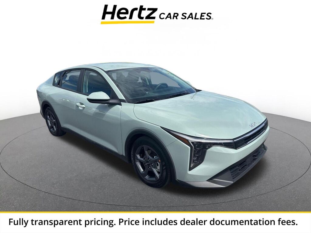 2026 Kia K4 LXS — photo 1 of 10