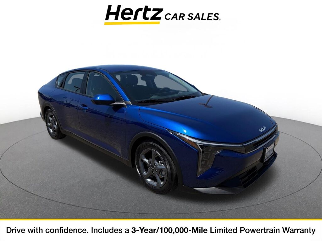 2026 Kia K4 LXS — photo 1 of 11