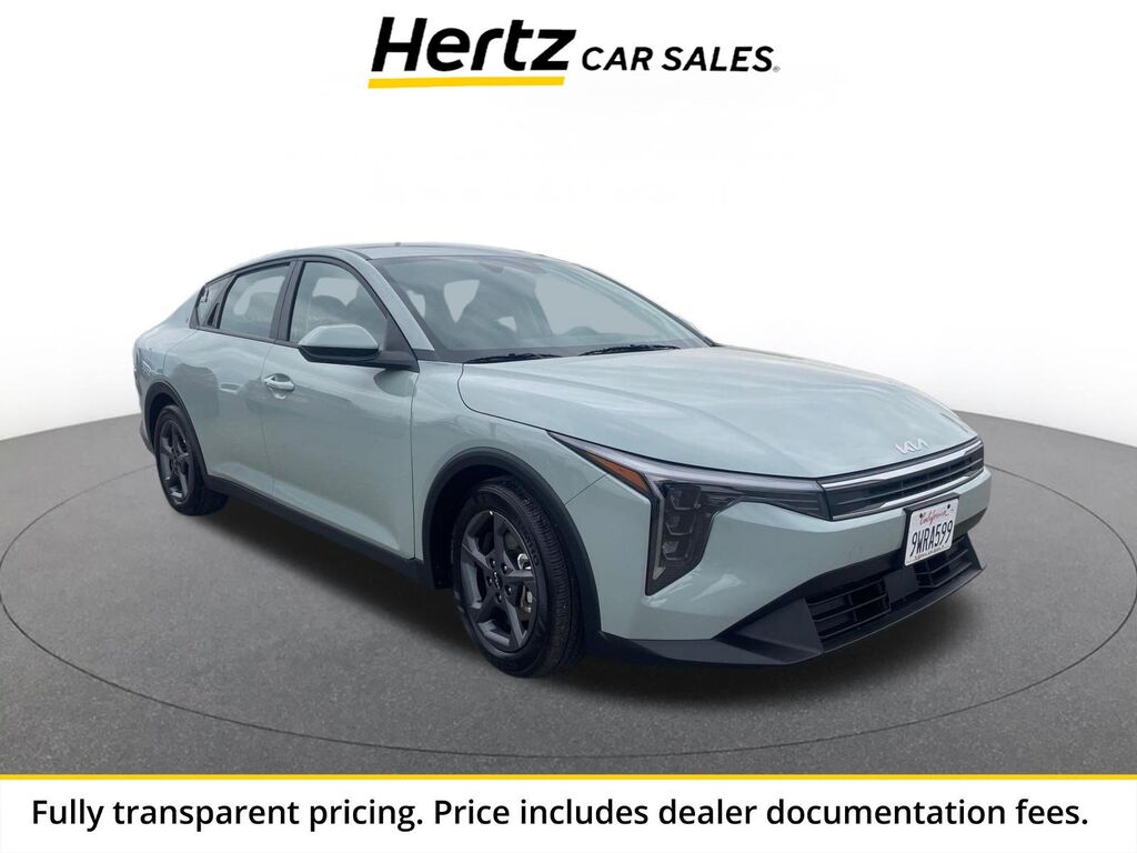 2026 Kia K4 LXS — photo 1 of 13
