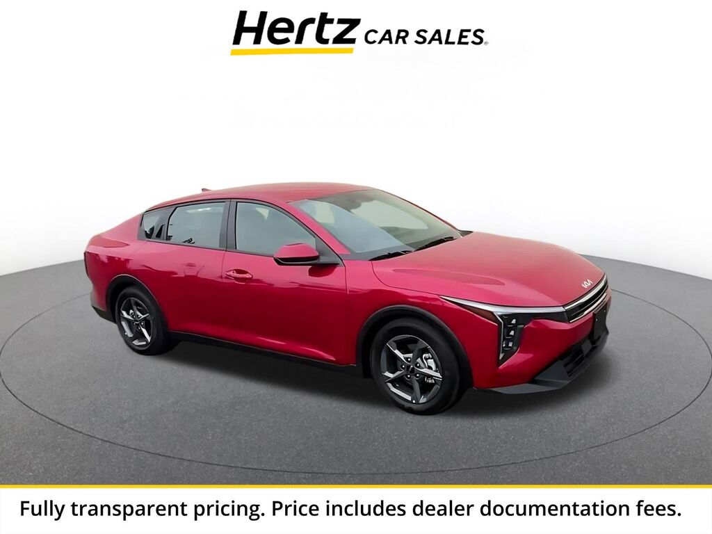 2026 Kia K4 LXS — photo 1 of 11