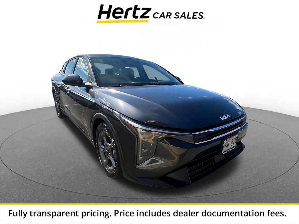 2025 Kia K4 LXS — photo 1 of 11