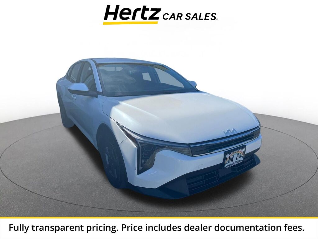 2025 Kia K4 LXS — photo 1 of 11
