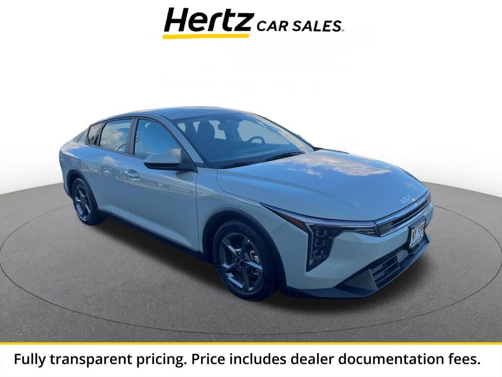 2025 Kia K4 LXS — photo 1 of 11