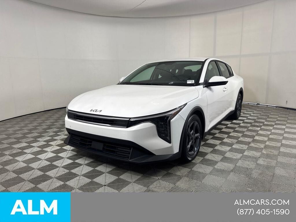 2025 Kia K4 LXS — photo 1 of 1