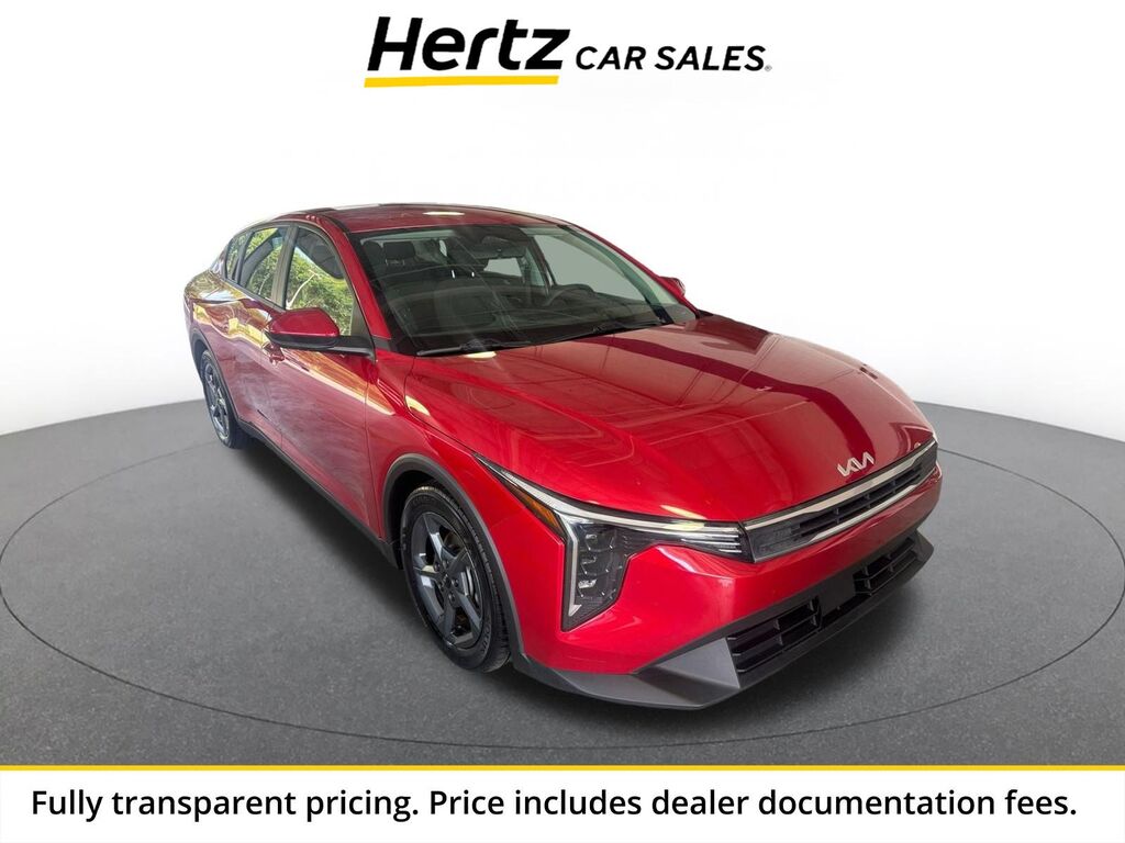 2025 Kia K4 LXS — photo 1 of 11