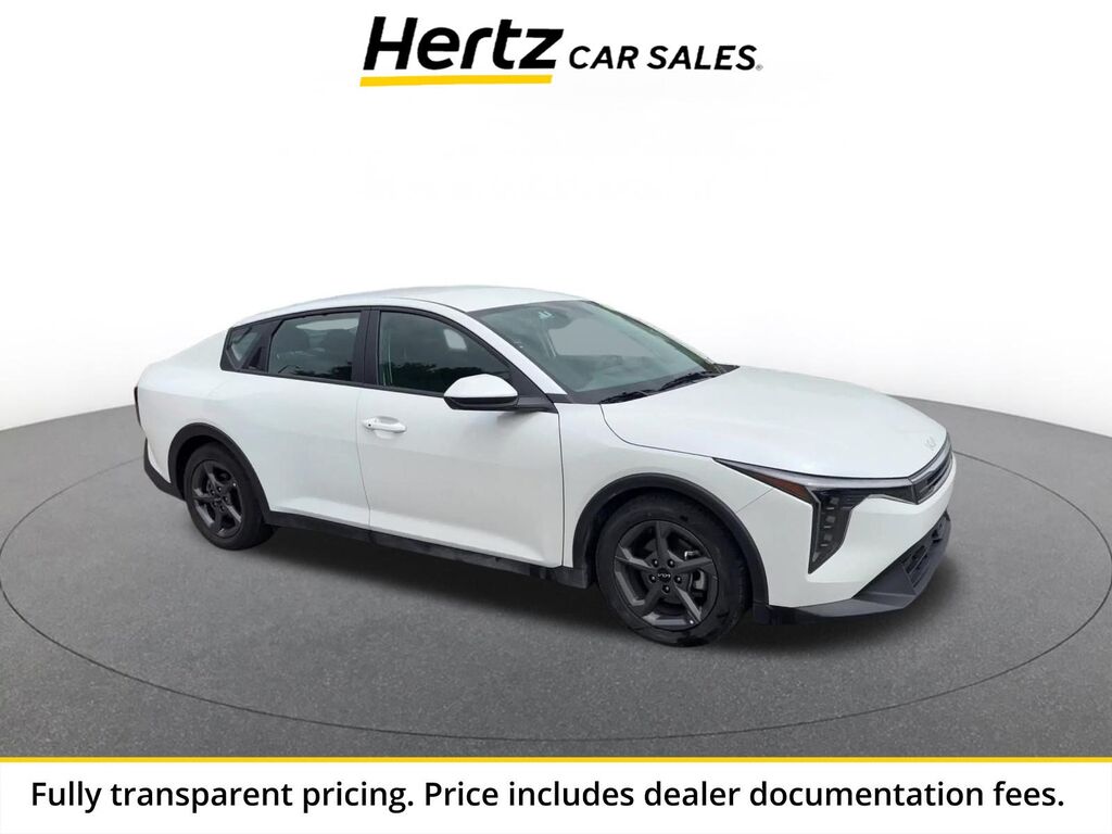 2025 Kia K4 LXS — photo 1 of 2