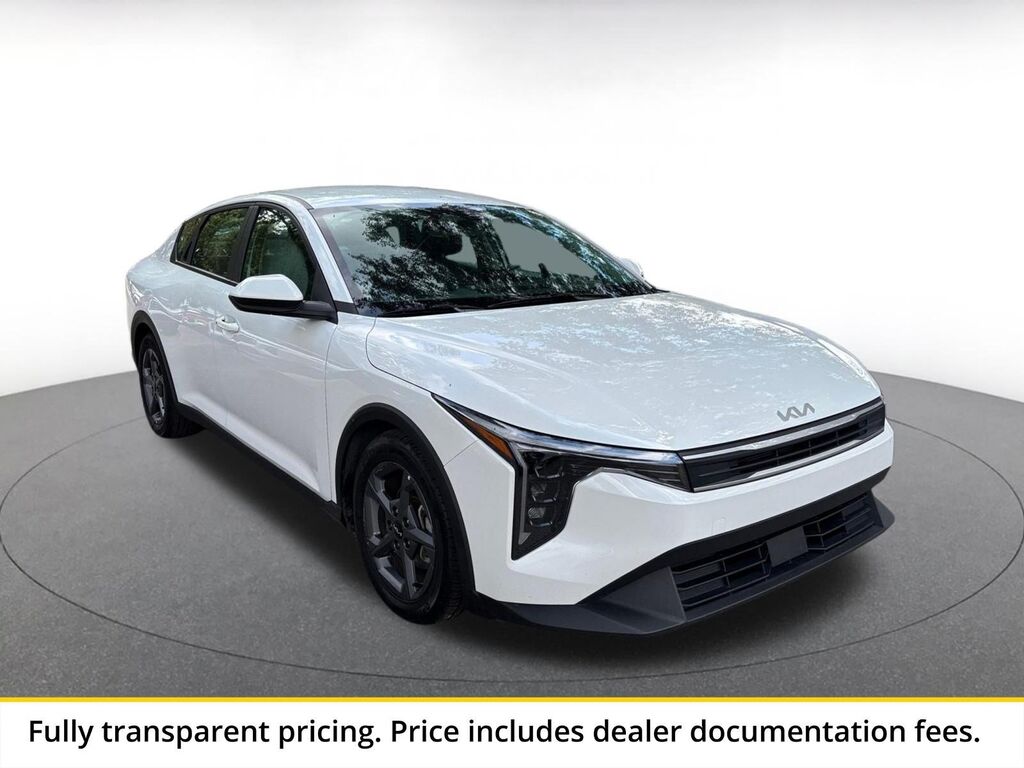 2025 Kia K4 LXS — photo 1 of 1