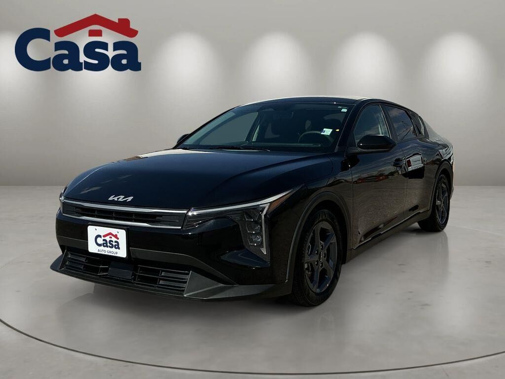 2025 Kia K4 LXS — photo 1 of 26