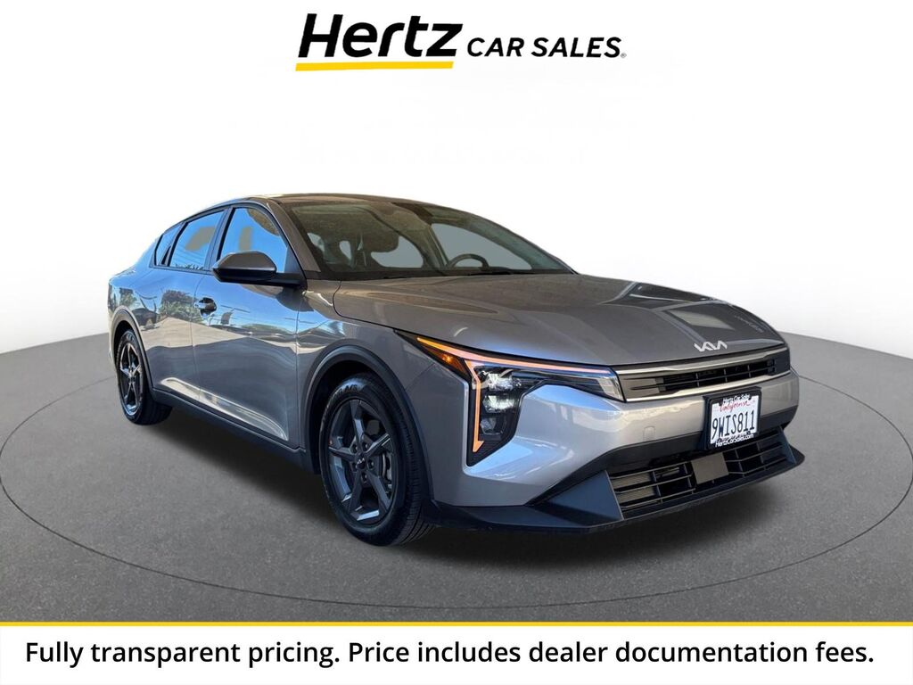2026 Kia K4 LXS — photo 1 of 11