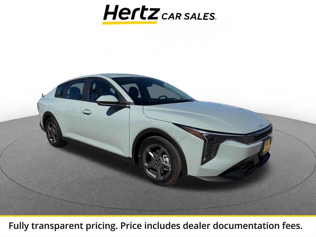 2026 Kia K4 LXS — photo 1 of 11