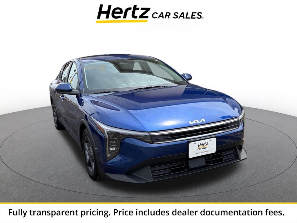 2026 Kia K4 LXS — photo 1 of 11