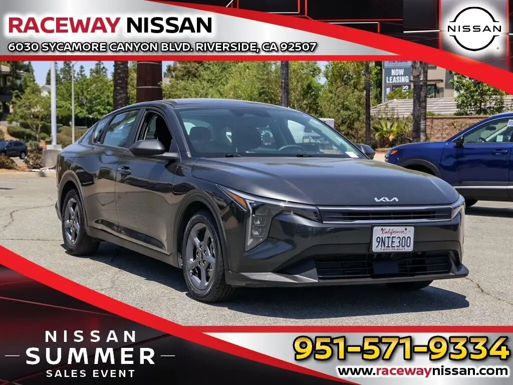 2025 Kia K4 LXS — photo 1 of 13