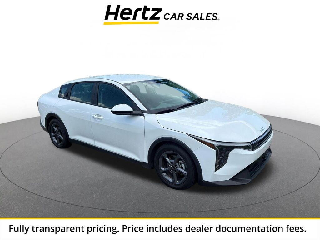 2025 Kia K4 LXS — photo 1 of 13
