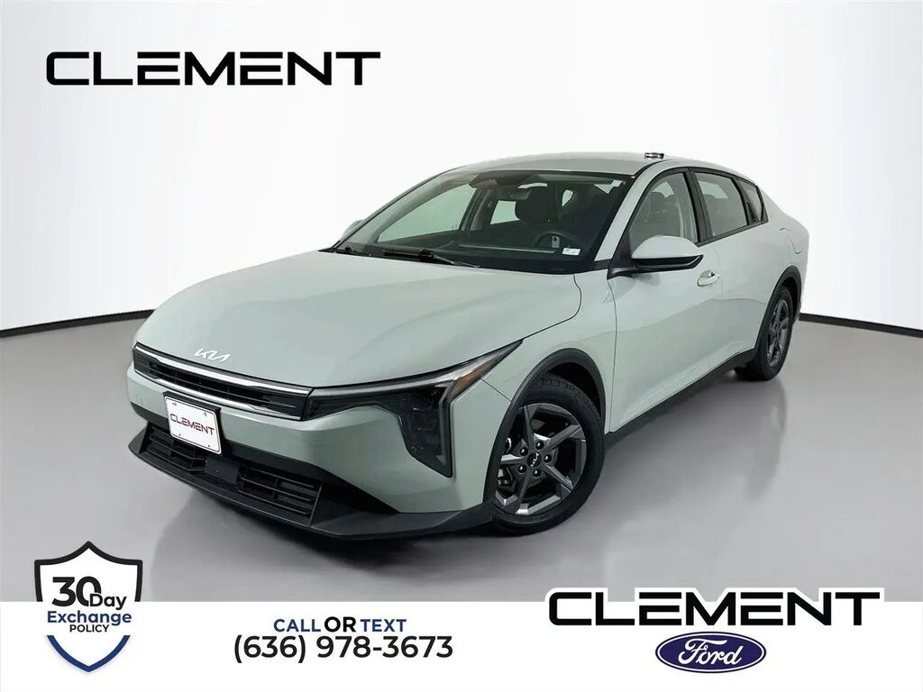2025 Kia K4 LXS — photo 1 of 13