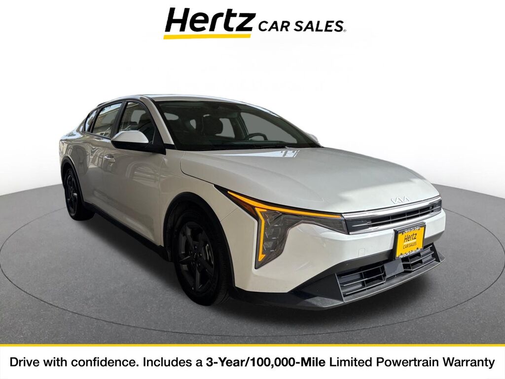 2025 Kia K4 LXS — photo 1 of 11