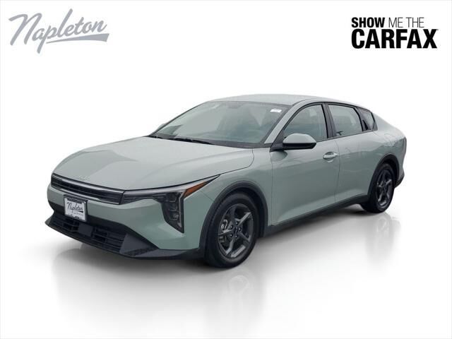 2025 Kia K4 LXS — photo 1 of 13