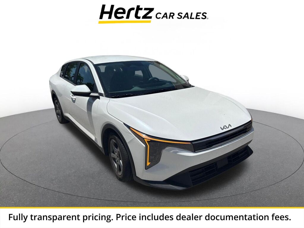 2025 Kia K4 LXS — photo 1 of 2