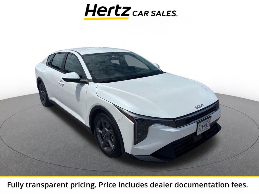 2026 Kia K4 LXS — photo 1 of 11