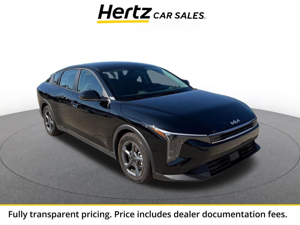 2026 Kia K4 LXS — photo 1 of 11