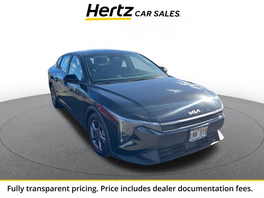 2025 Kia K4 LXS — photo 1 of 11