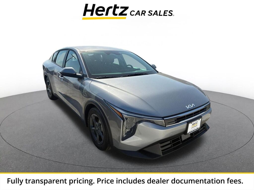2026 Kia K4 LXS — photo 1 of 11