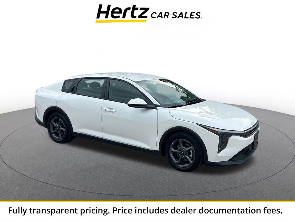 2026 Kia K4 LXS — photo 1 of 13