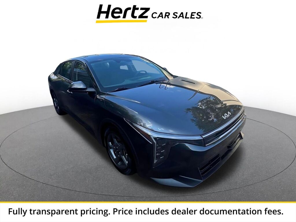 2025 Kia K4 LXS — photo 1 of 11