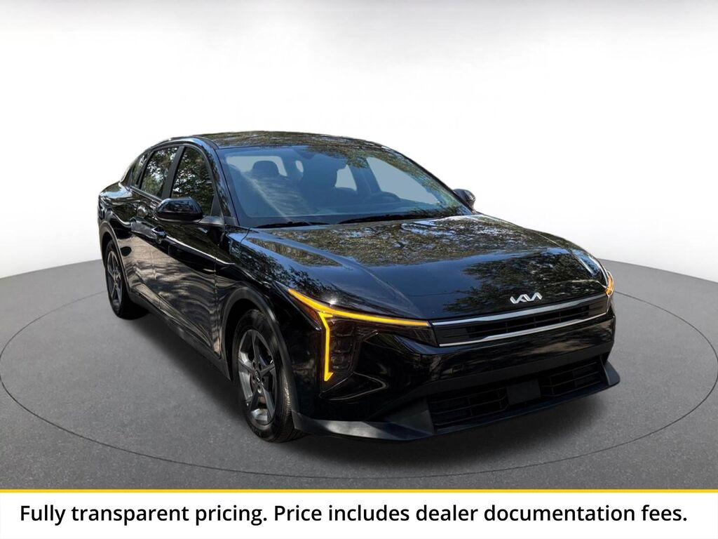 2025 Kia K4 LXS — photo 1 of 1