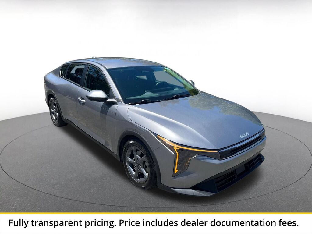 2025 Kia K4 LXS — photo 1 of 1