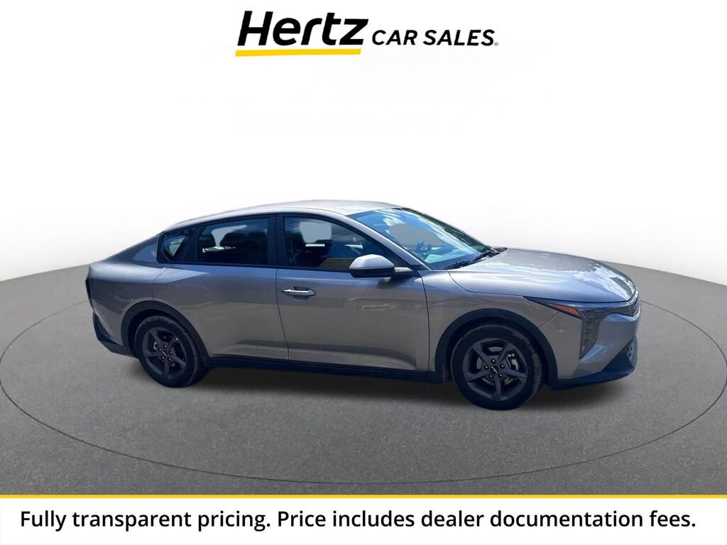 2025 Kia K4 LXS — photo 1 of 2