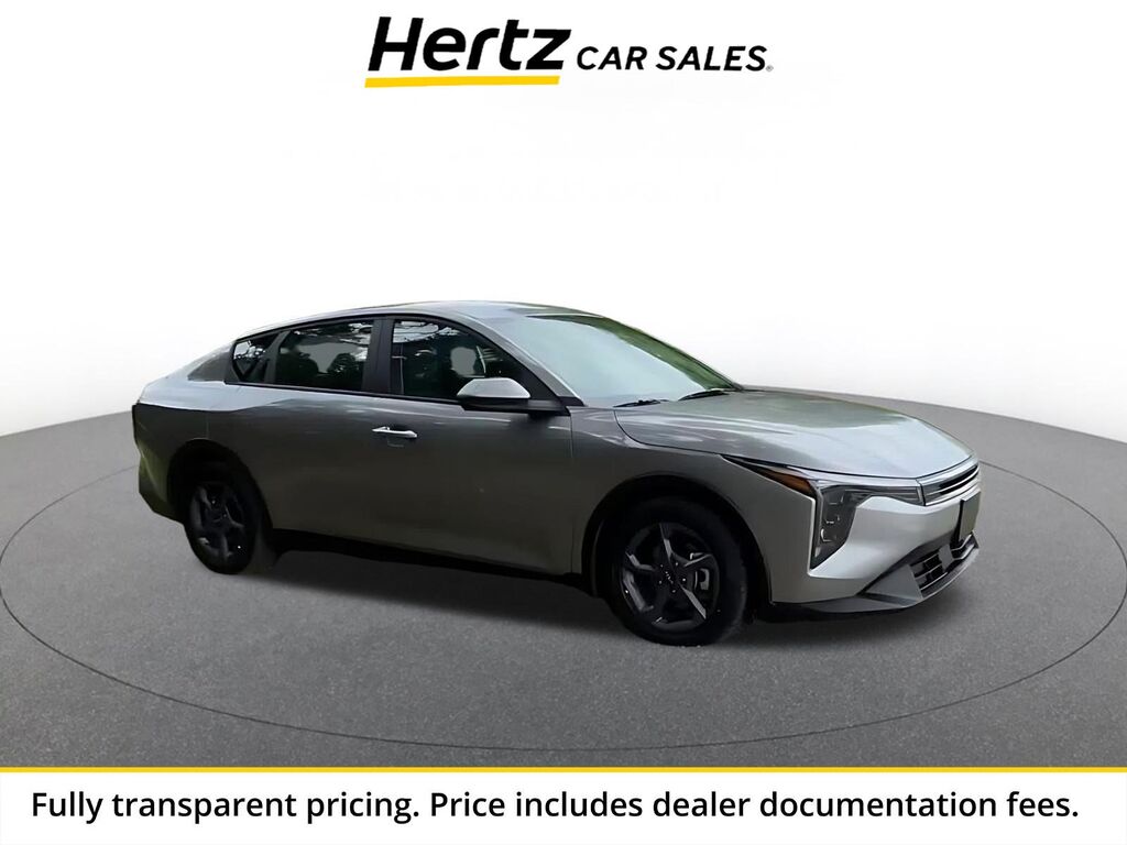 2025 Kia K4 LXS — photo 1 of 13