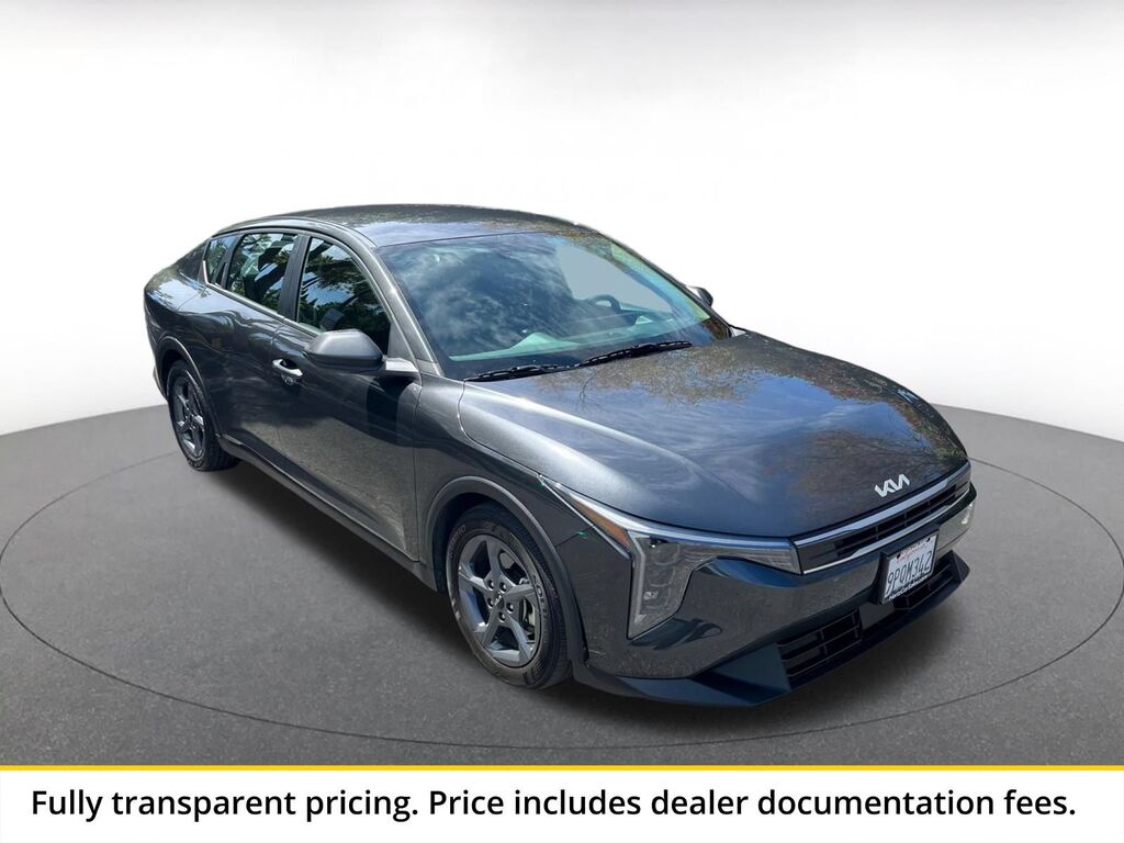 2025 Kia K4 LXS — photo 1 of 1