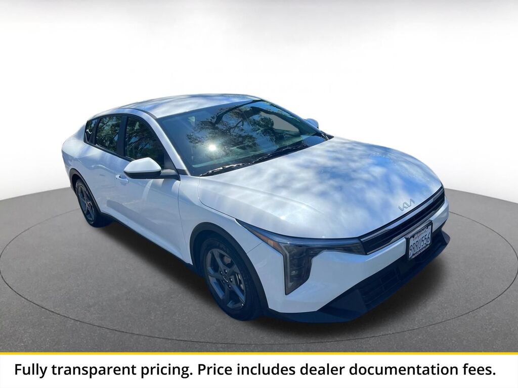 2025 Kia K4 LXS — photo 1 of 1