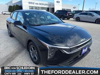 2025 Kia K4 LXS — photo 1 of 13