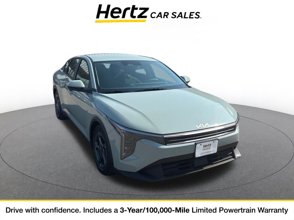 2026 Kia K4 LXS — photo 1 of 11