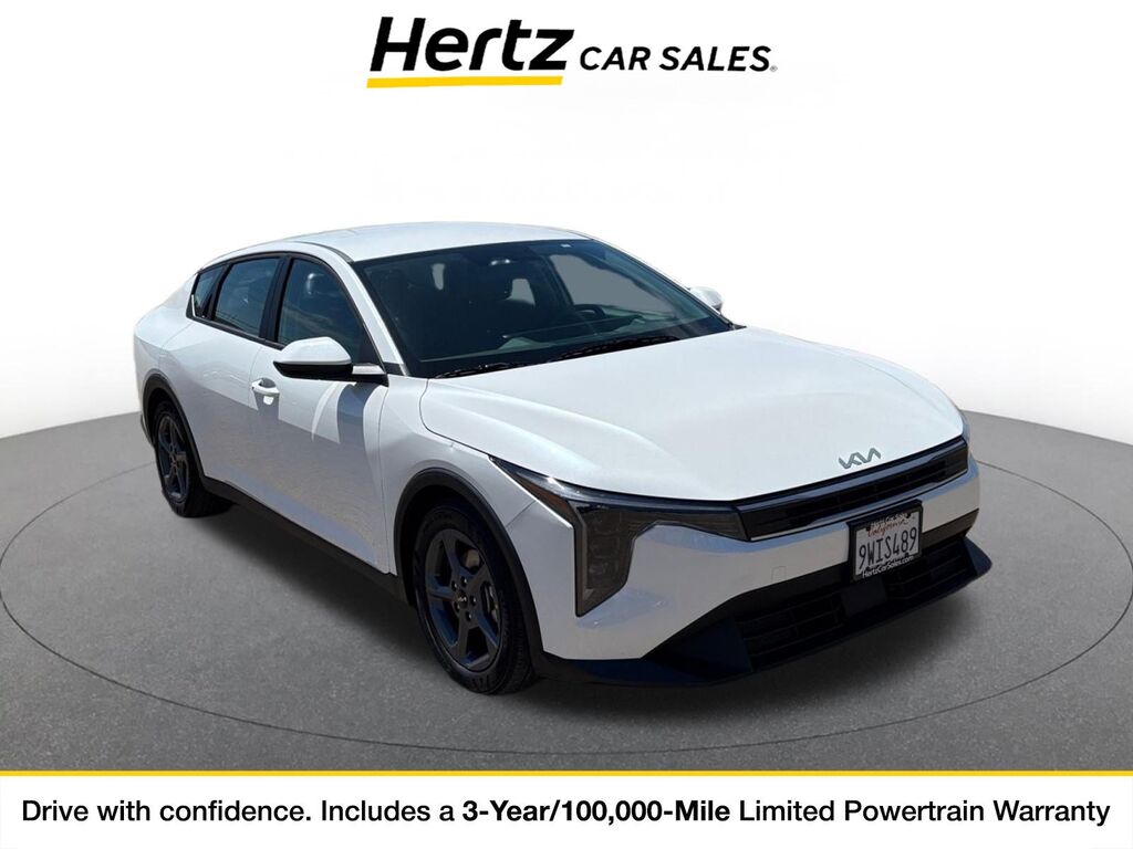 2026 Kia K4 LXS — photo 1 of 11